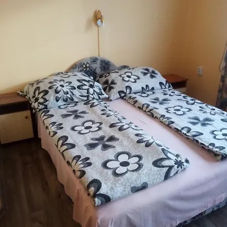 Katica Vendeghaz 2*