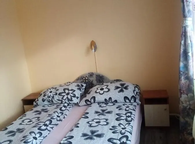 Katica Vendeghaz 2*