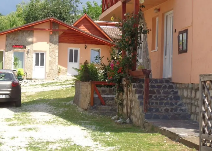 Katica Vendeghaz 2*