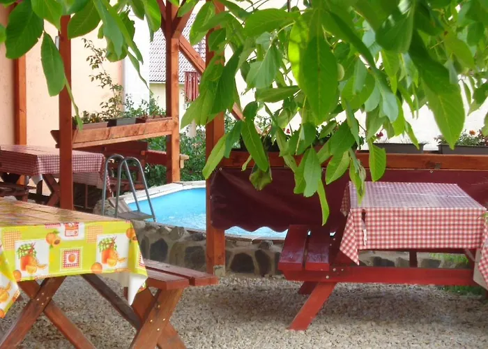 Guest house Katica Vendeghaz 2*